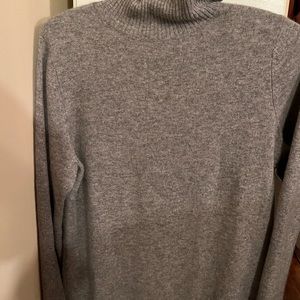 LL Bean 100% Cashmere Turtleneck Sweater